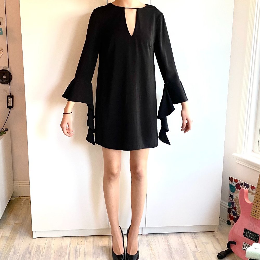 Rare C/MEO Collective black V-neck mini dress with unique flare sleeves - Picture 5 of 16